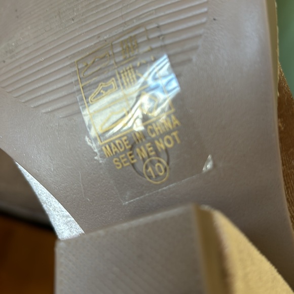 New women’s Sz 10 solid pointed toe over the knee taupe stunning stylish boots - Picture 9 of 13